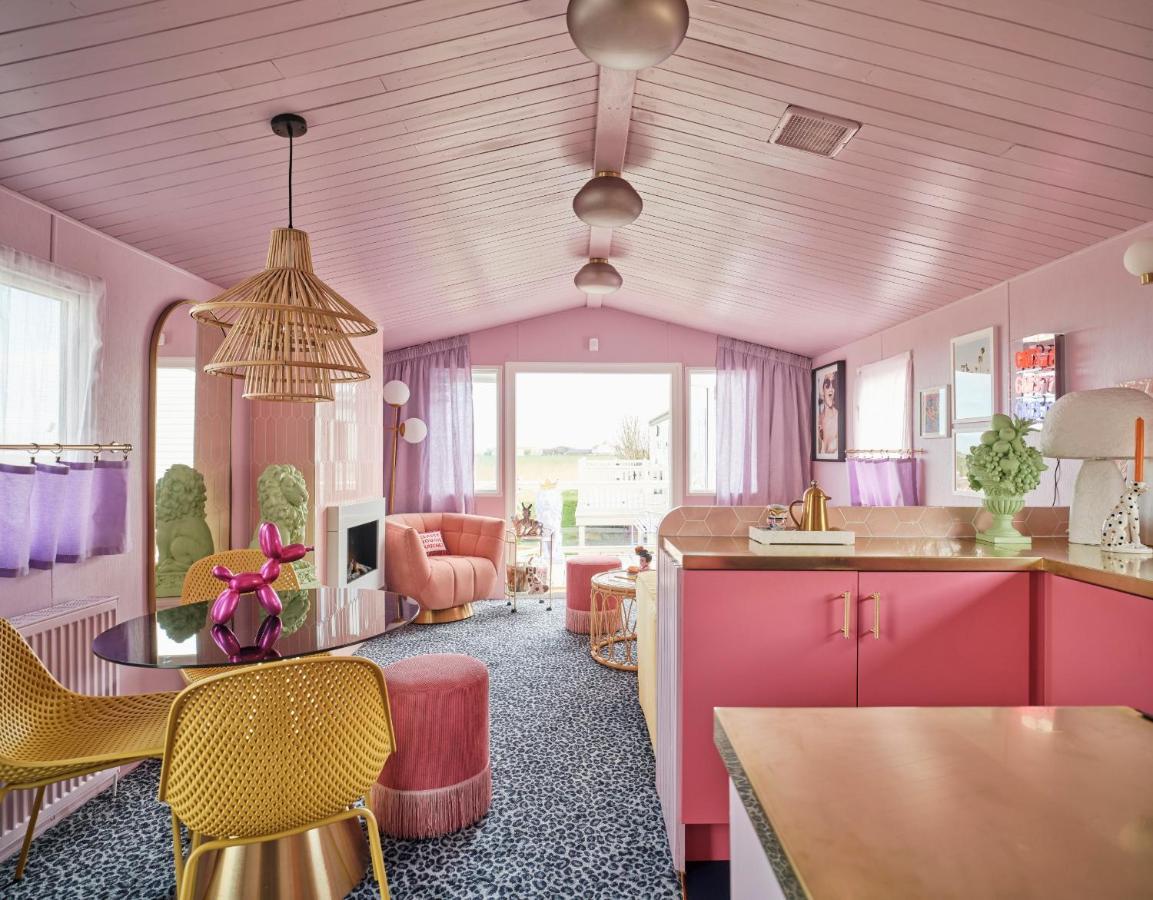 Fun Barbie Inspired, 6 Berth Caravan - Camber Sands Holiday Park, Near The Beach Ngoại thất bức ảnh